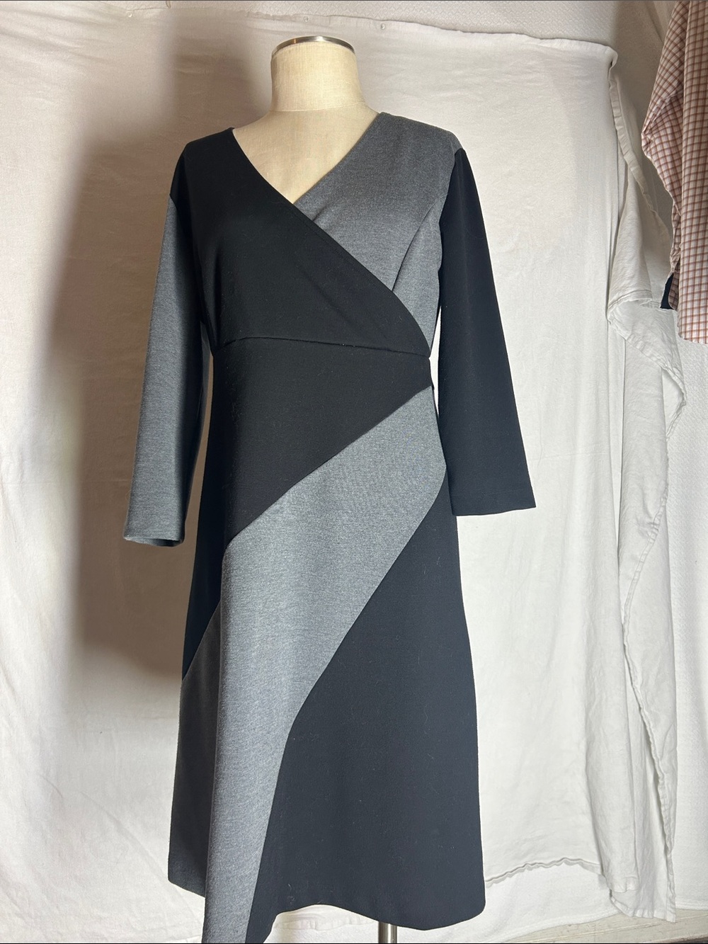 Adrienne Vittadini Two-Tone Black & Gray Wrap-Style Long Sleeve Dress